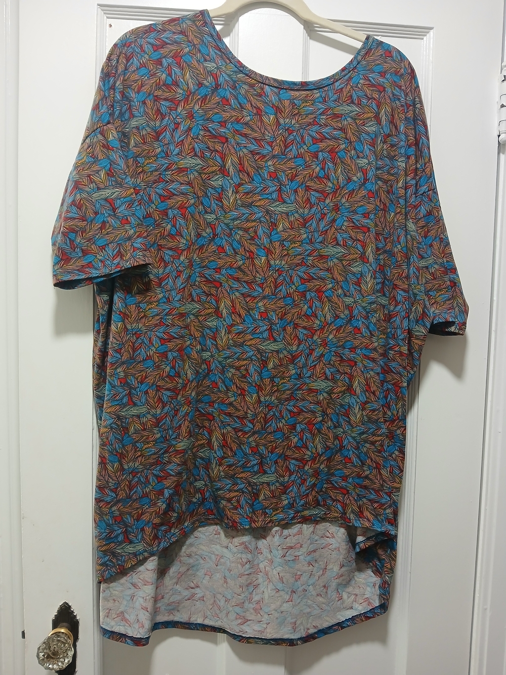 Womesn Multi-Color Leaf-Print Lularoe Short Sleeve Shirt